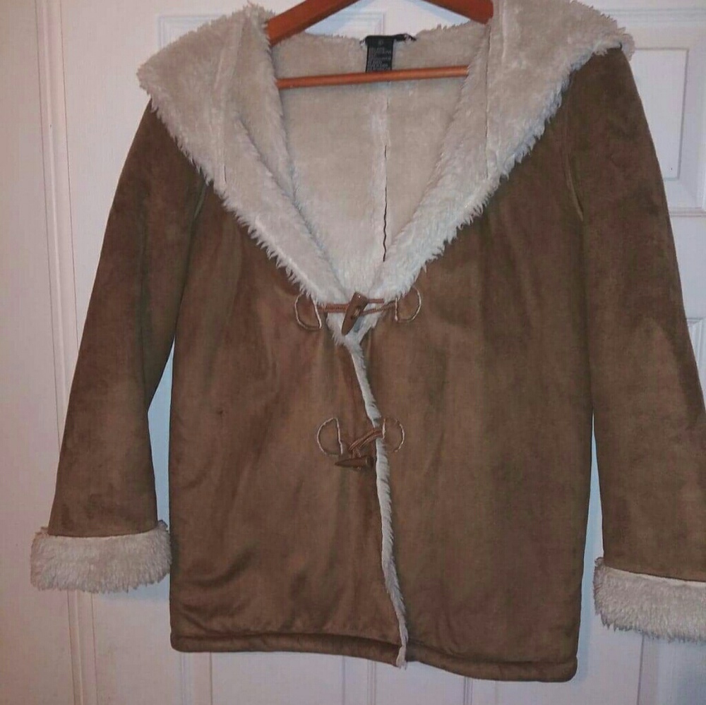 Woman suede coat with fur lining